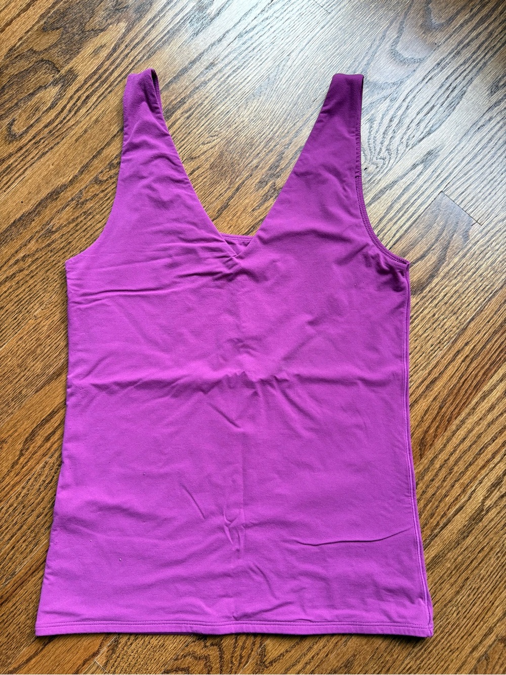 WHBM Women's V-Neck & scoop neck fitted Tank Top in Magenta